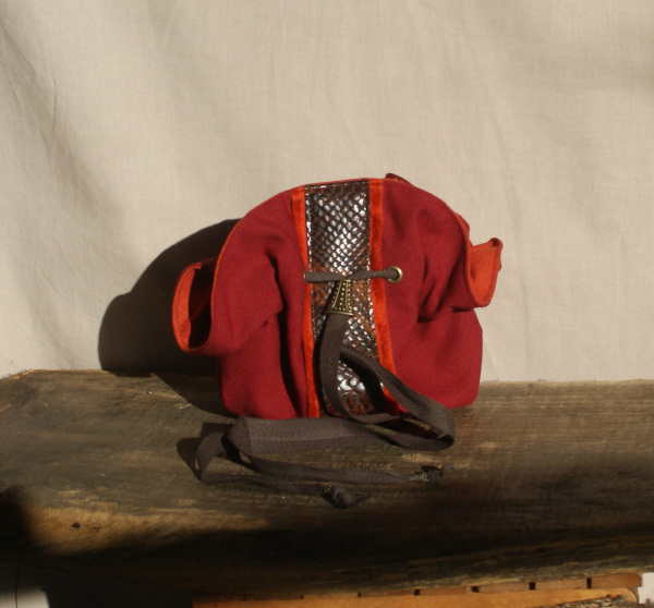 Aumonière Serpent - Huiles essentielles - L'Aubépine Aumonière Serpent - Huiles essentielles - L'Aubépine