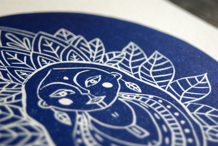 Kalbelya - Linogravure - L'Aubépine Kalbelya - Linogravure - L'Aubépine