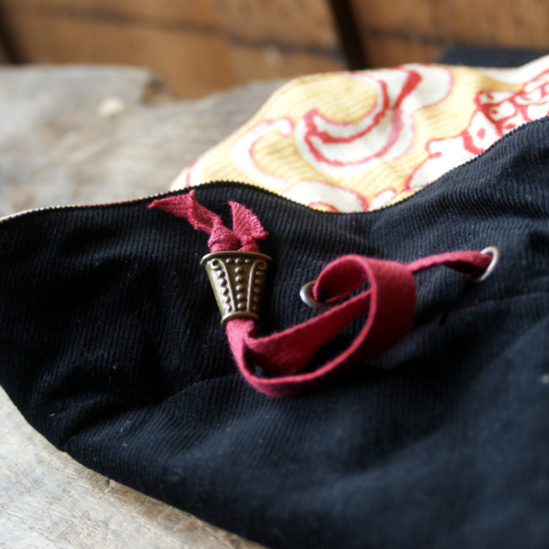 Bourse - Pochette à trésors - Linogravure Chat noir - L'Aubépine Bourse - Pochette à trésors - Linogravure Chat noir - L'Aubépine